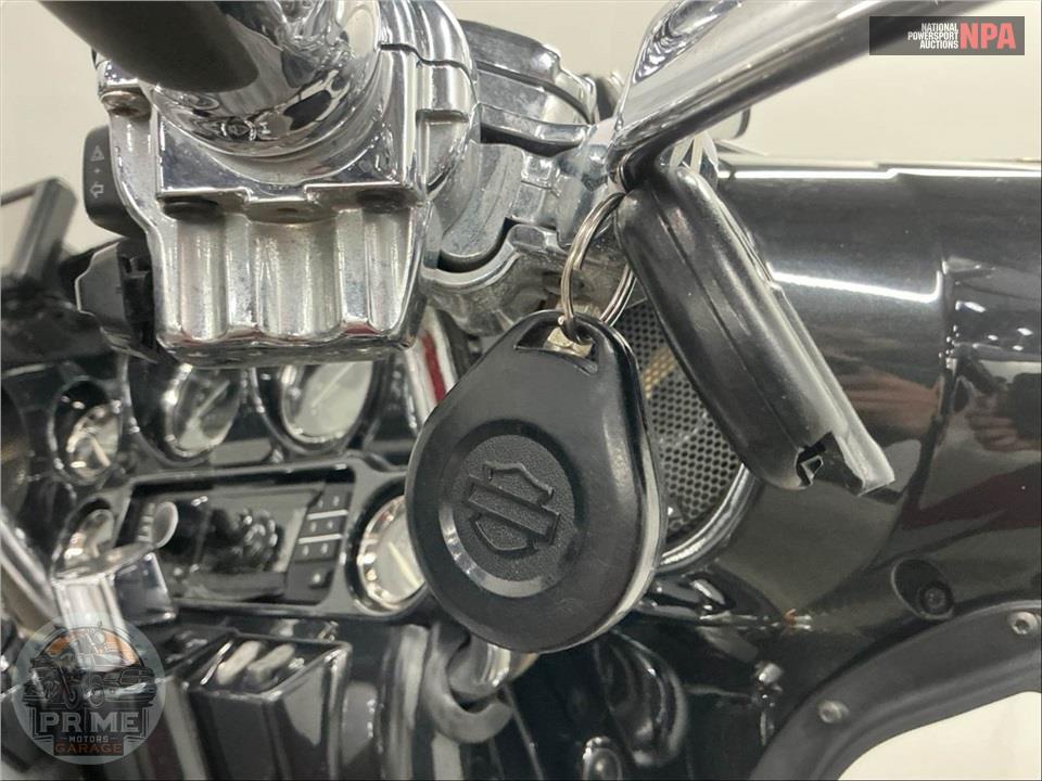 2013 Harley-Davidson FLHTCUSE8 SCREAMIN EAGLE — фото 13