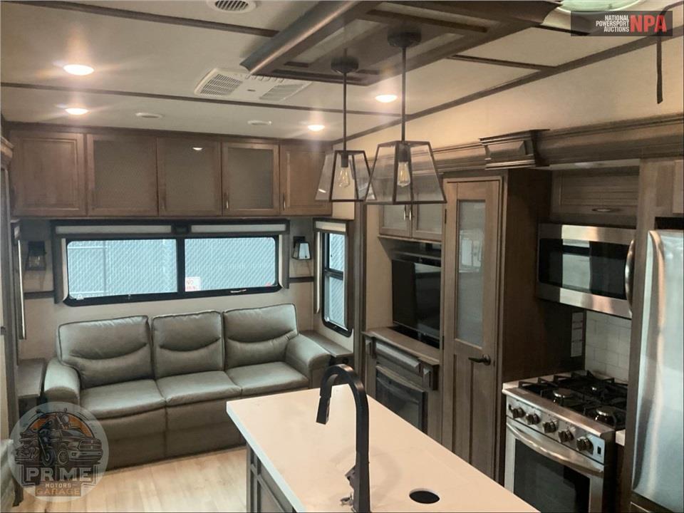 2022 Grand Design Recreational Vehicles M-378MBS - SOLITUDE FIFTH WHEEL SERIES — фото 6
