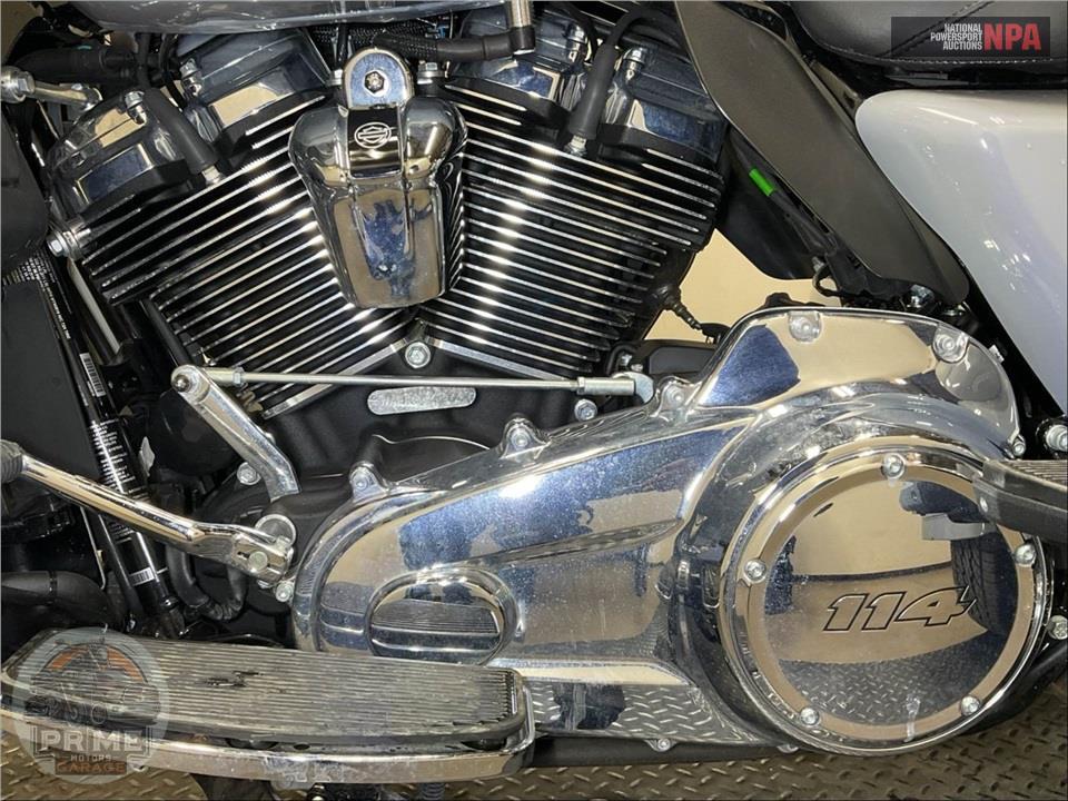 2024 Harley-Davidson FLHTCUTG TRI GLIDE ULTRA CLASSIC — фото 8