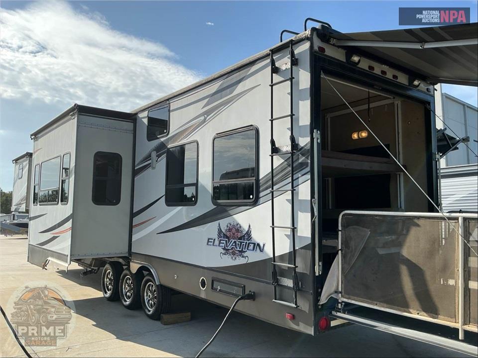 2013 Crossroads Rv M-4012 - ELEVATION TOY HAULER TOY HAULER SERIES — фото 3