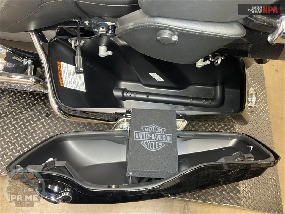 2023 Harley-Davidson FLHTK ELECTRA GLIDE ULTRA LIMITED — фото 17