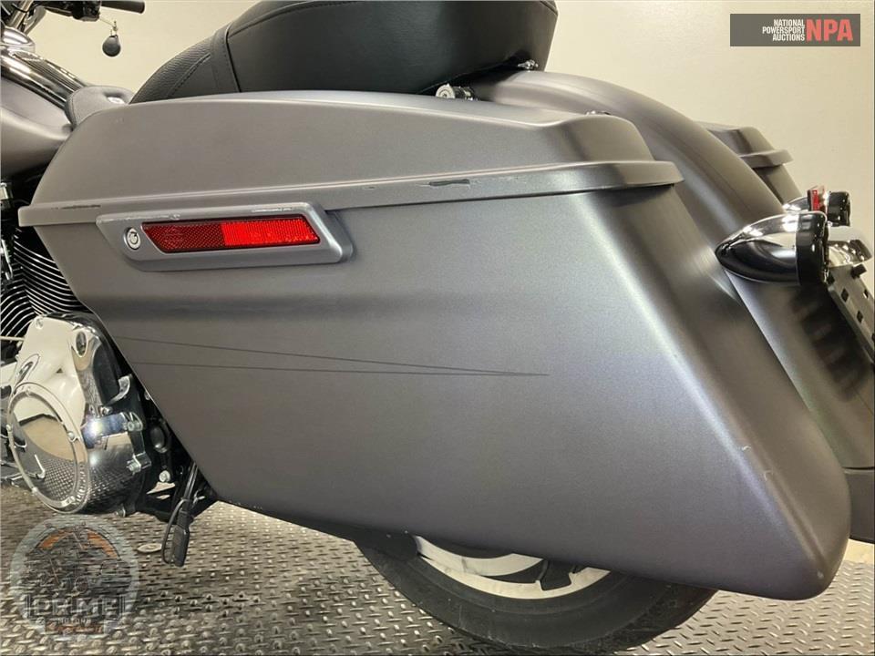 2016 Harley-Davidson FLHXS STREET GLIDE SPECIAL — фото 19