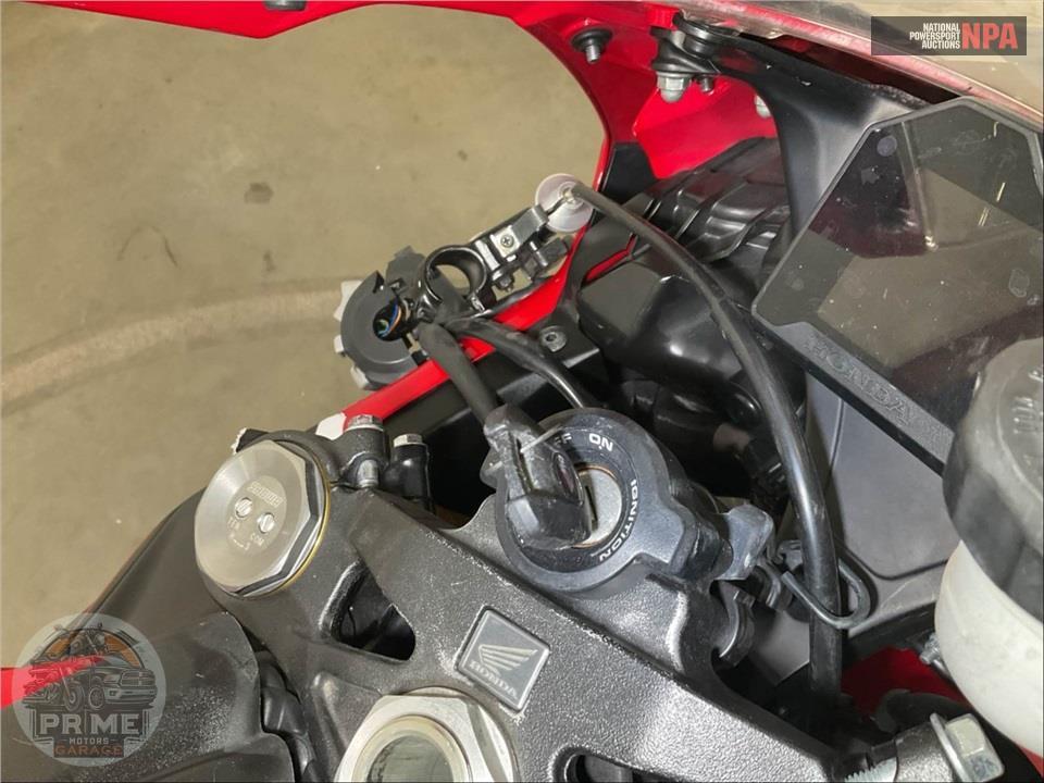 2018 Honda CBR1000RR — фото 13
