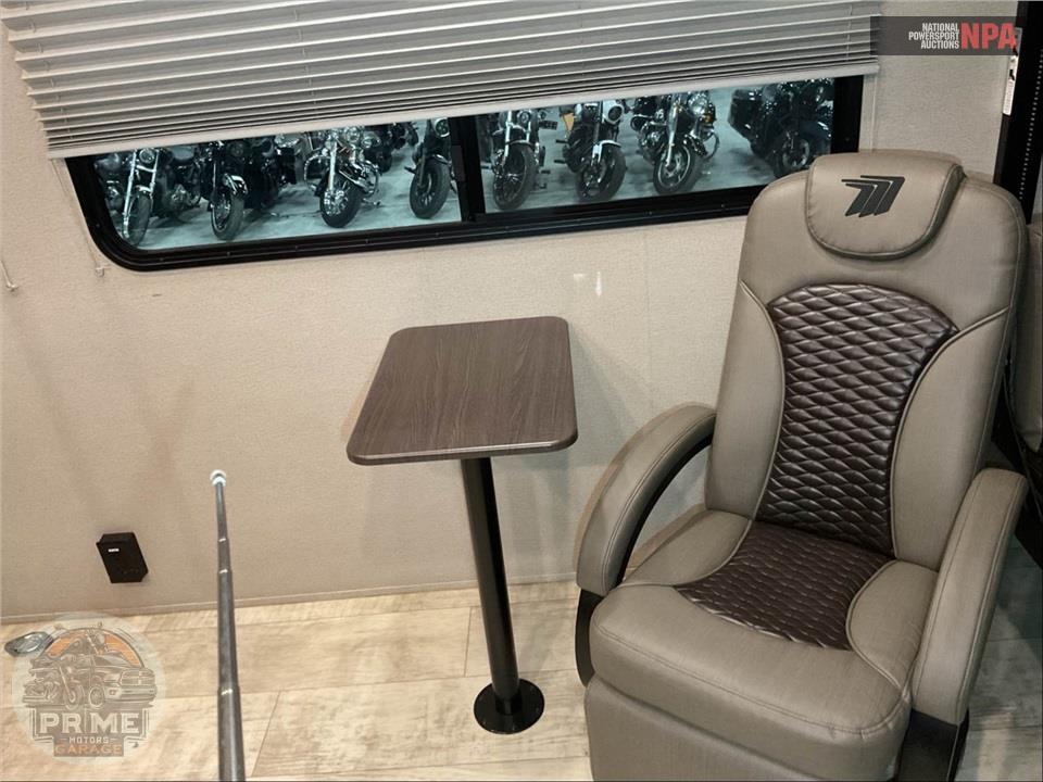 2022 Grand Design Recreational Vehicles M-25G MOMENTUM G-CLASS TOY HAULER SERIES — фото 10