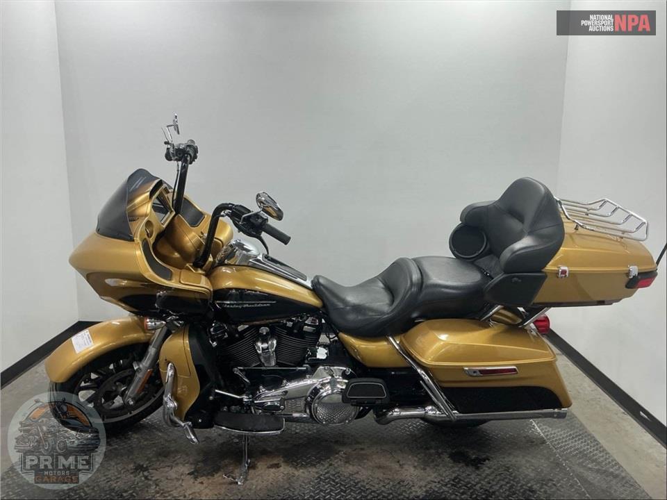 2017 Harley-Davidson FLTRU ROAD GLIDE ULTRA — фото 3