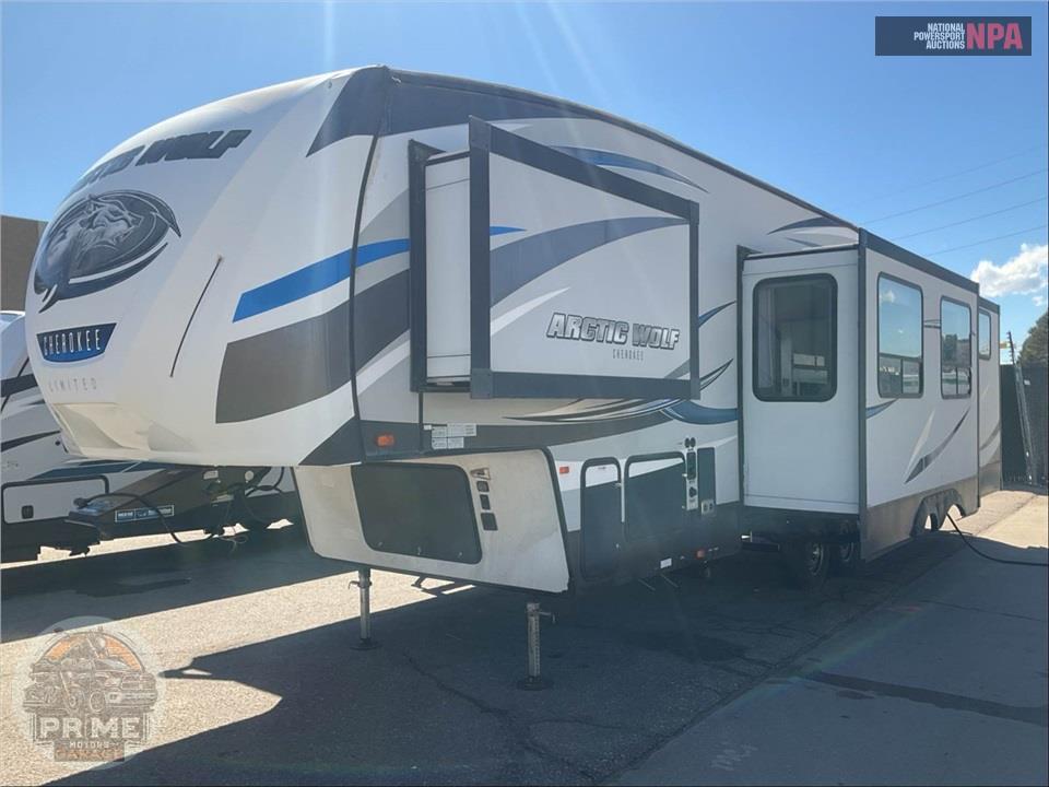 2018 Cherokee By Forest River M-315TBH8 ARCTIC WOLF FIFTH WHEEL SERIES — фото 2