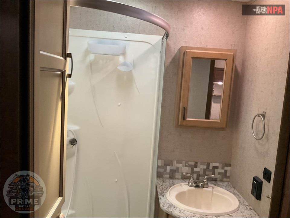 2017 Highland Ridge Rv M-295FBH - LIGHT FIFTH WHEEL SERIES — фото 15