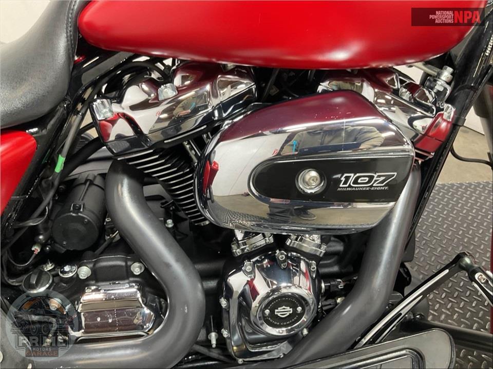 2018 Harley-Davidson FLHX STREET GLIDE — фото 6