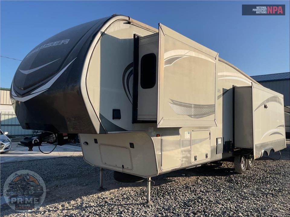 2017 Crossroads Rv M-322 RL - CRUISER FIFTH WHEEL SERIES — фото 2