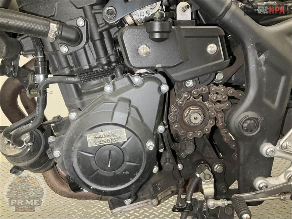 2024 Yamaha YZF-R3 — фото 8