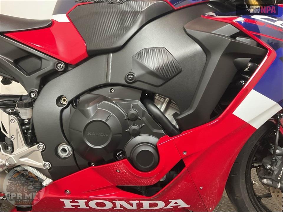 2023 Honda CBR1000RR — фото 7