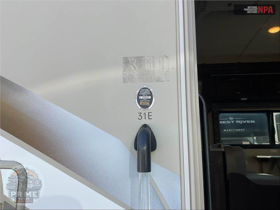 2018 Thor Motor Coach M-31E E450-V10 - FOUR WINDS SERIES — фото 7