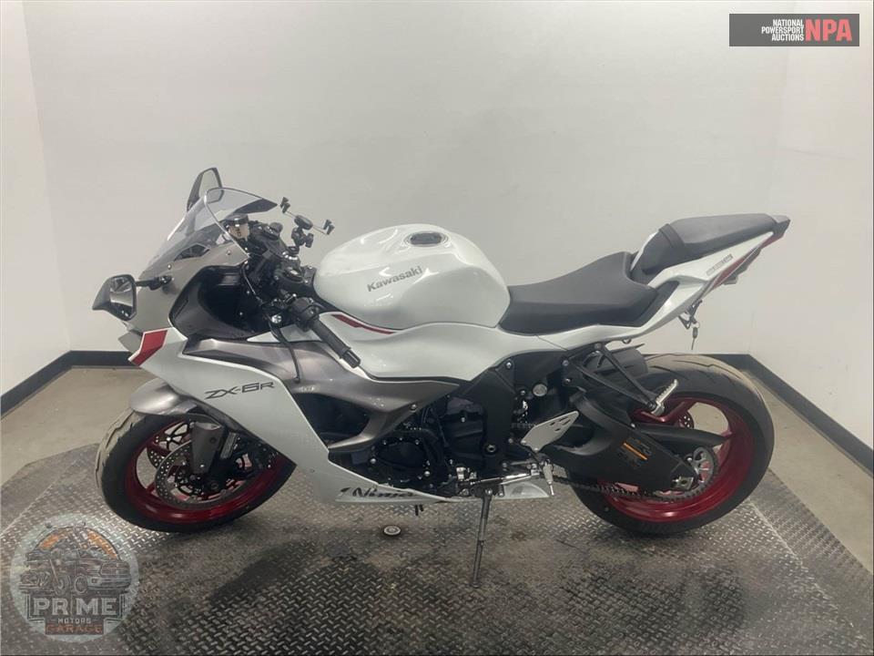 2025 Kawasaki ZX636KSFAL NINJA ZX-6R — фото 3