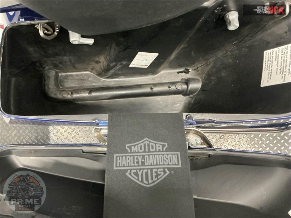 2017 Harley-Davidson FLHTK ULTRA LIMITED — фото 22