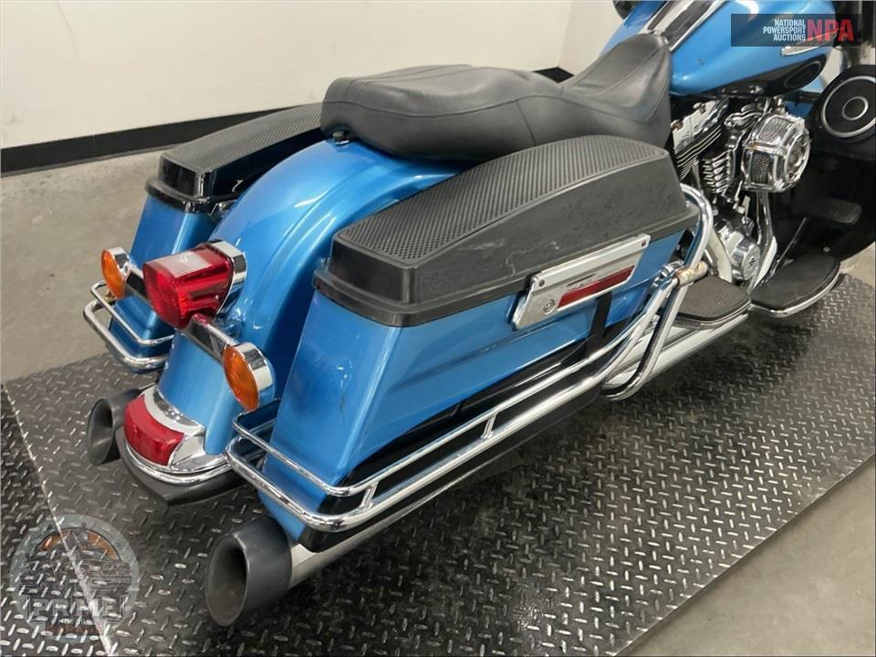 2011 Harley-Davidson FLHTK ELECTRA GLIDE UL LI — фото 29