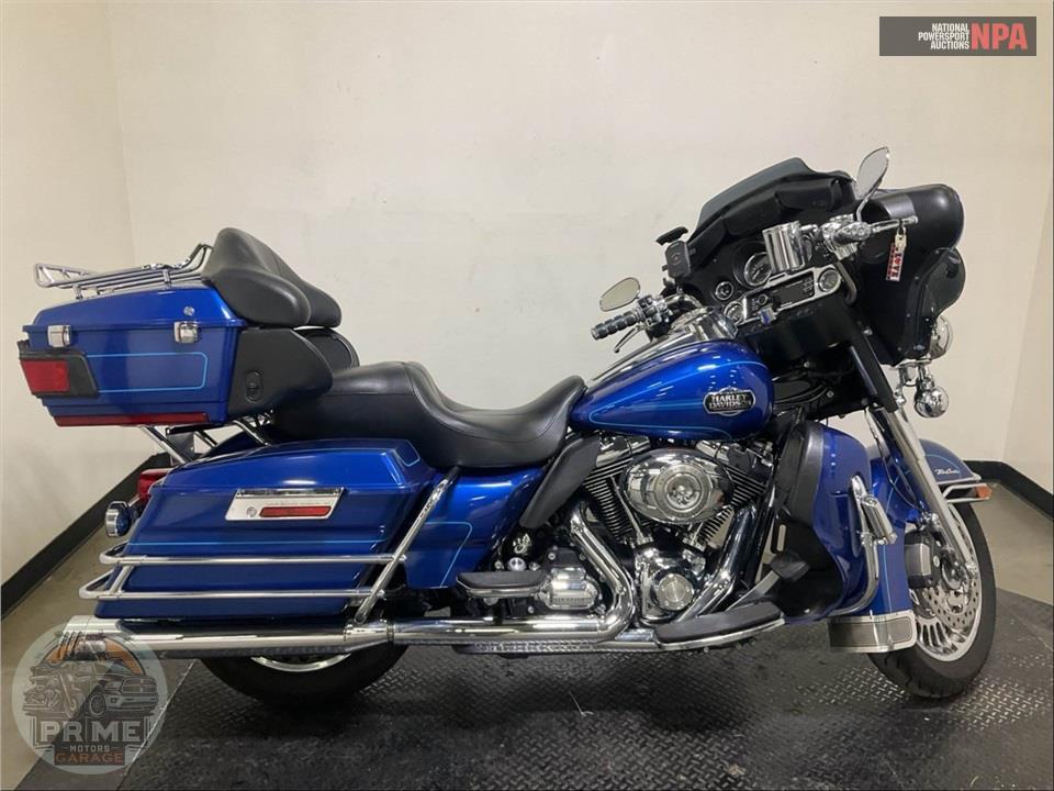 2010 Harley-Davidson FLHTCU ULTRA CLASSIC ELECTRA GLIDE — фото 1