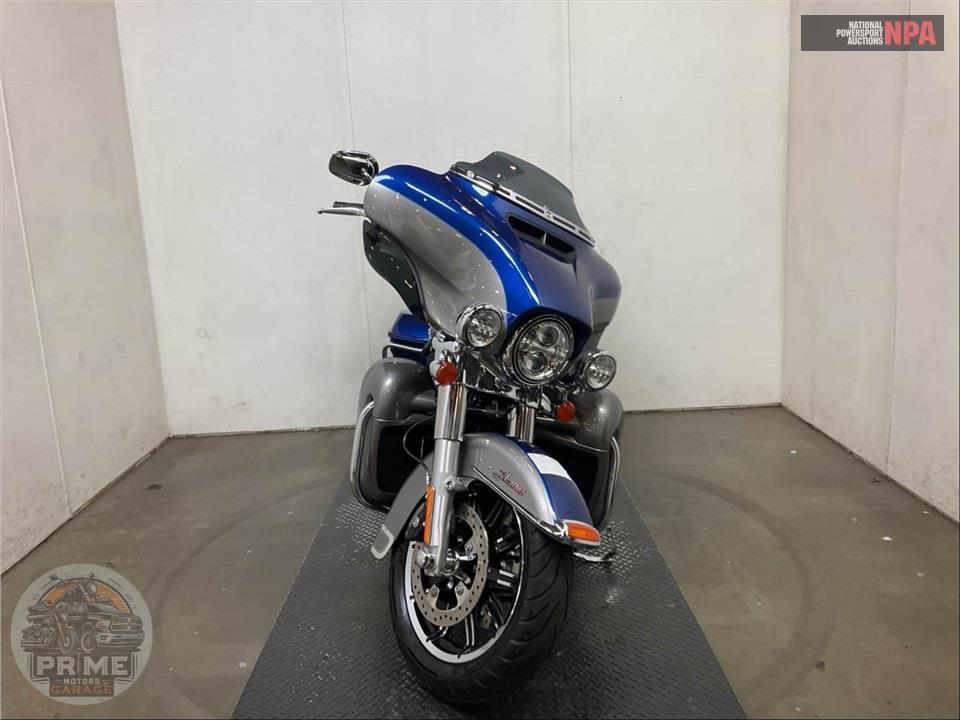2017 Harley-Davidson FLHTKL ULTRA LIMITED LOW — фото 2