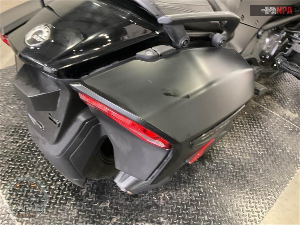 2019 Can-Am SPYDER F3-T SE6 — фото 17