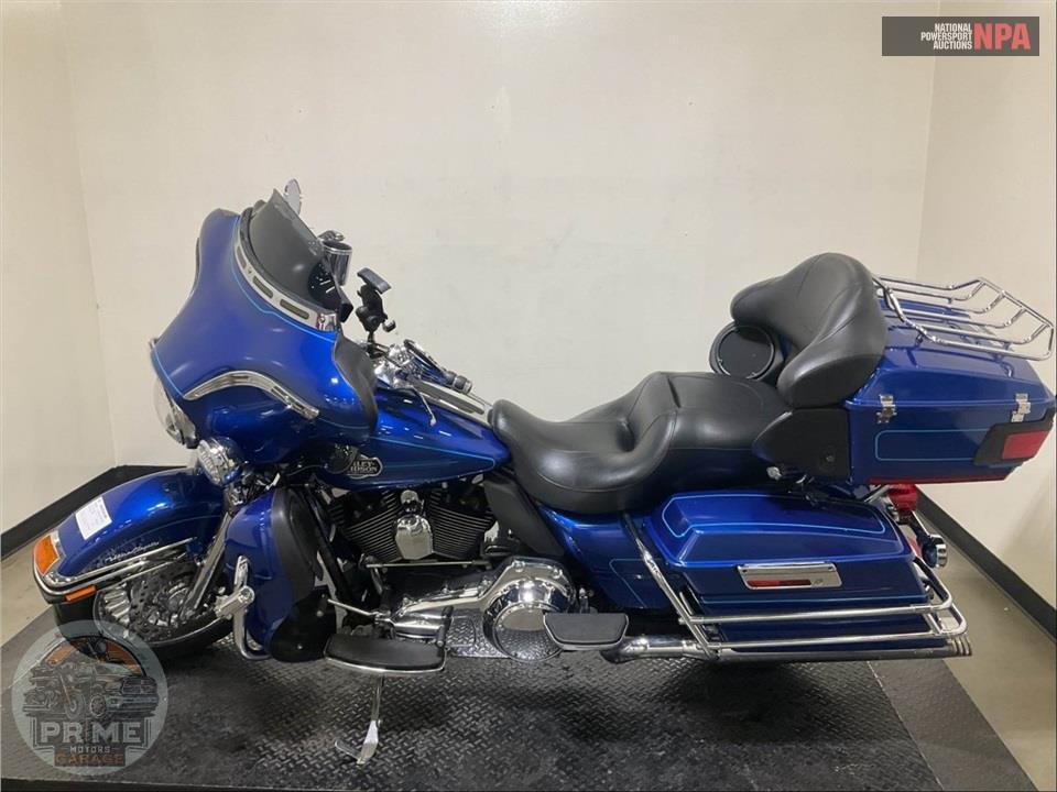 2010 Harley-Davidson FLHTCU ULTRA CLASSIC ELECTRA GLIDE — фото 3