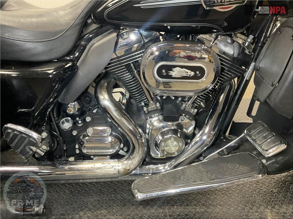 2009 Harley-Davidson FLHTCUTG TRIGLIDE ULTRA CLASSIC — фото 6
