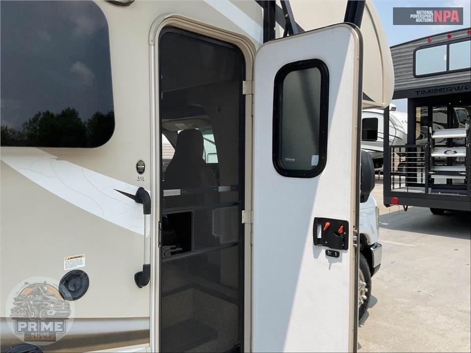 2016 Thor Motor Coach M-31L E450-V10 - CHATEAU SERIES — фото 55
