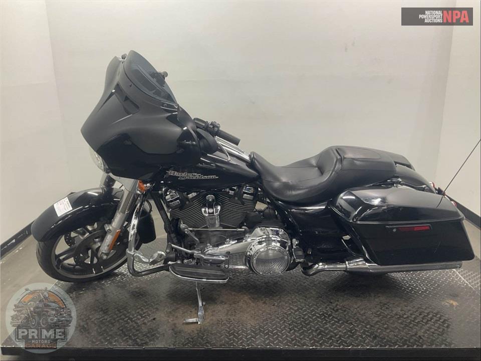 2018 Harley-Davidson FLHX STREET GLIDE — фото 3
