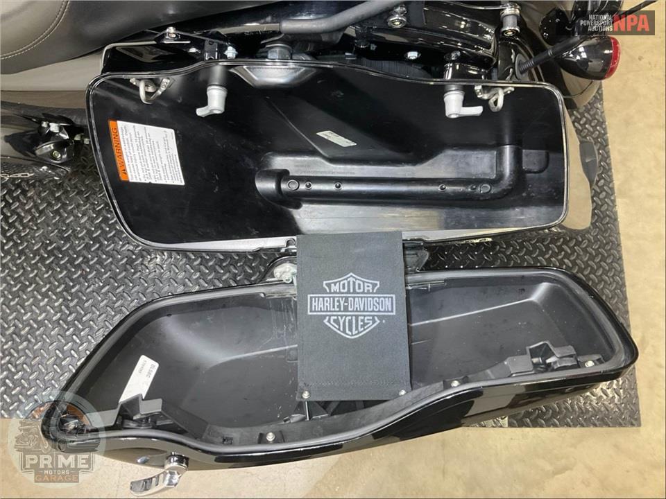 2019 Harley-Davidson FLHXS STREET GLIDE SPECIAL — фото 29