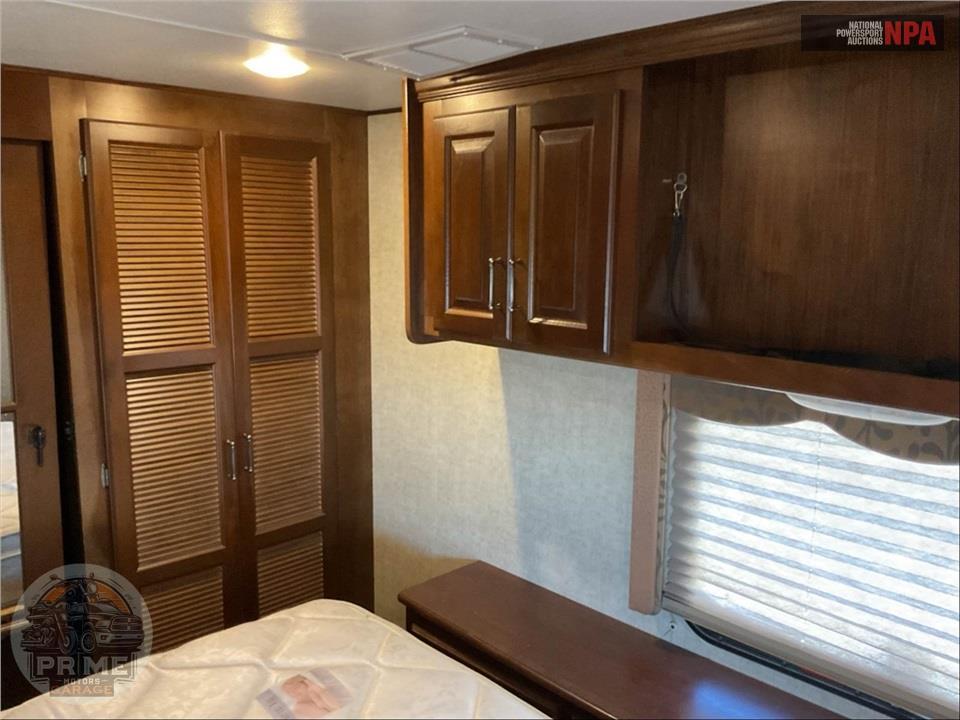 2015 Keystone Rv M-3535 RE - ALPINE FIFTH WHEEL SERIES — фото 12