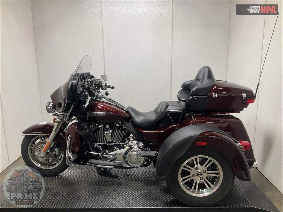 2019 Harley-Davidson FLHTCUTG TRI GLIDE ULTRA — фото 3