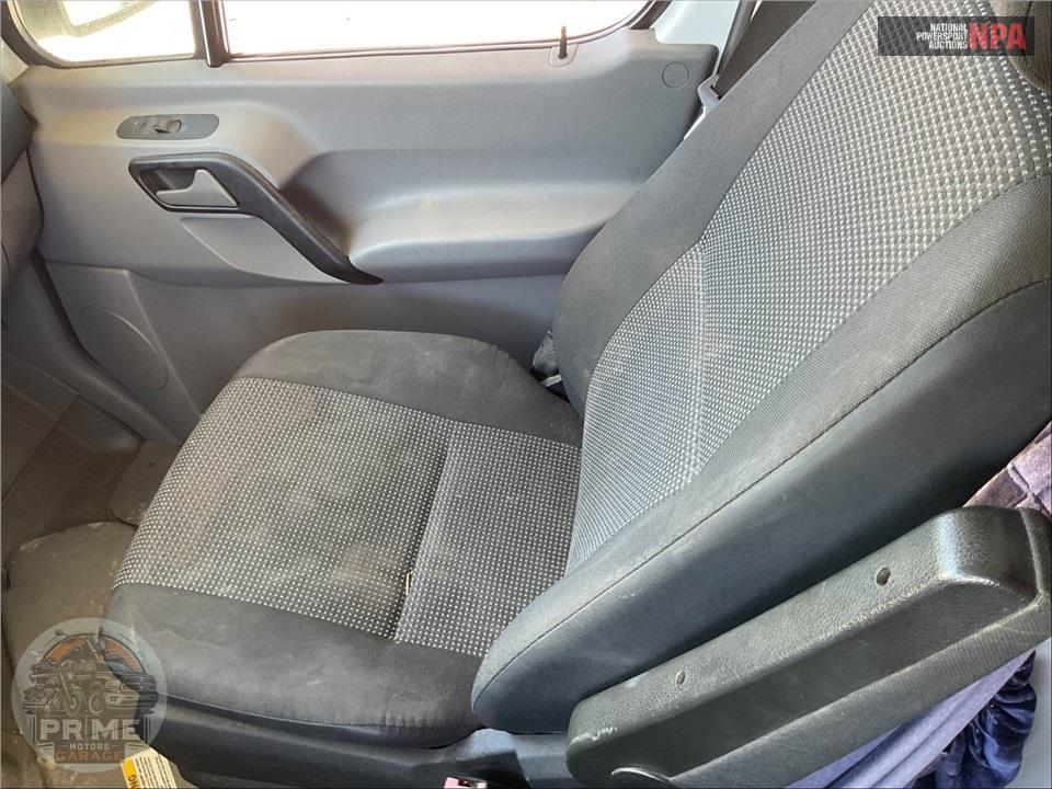 2011 Mercedes-Benz SPRINTER 2500 DIESEL — фото 13