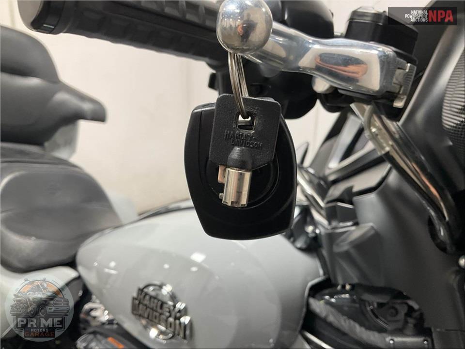 2025 Harley-Davidson FLHXU STEET GLIDE ULTRA — фото 11