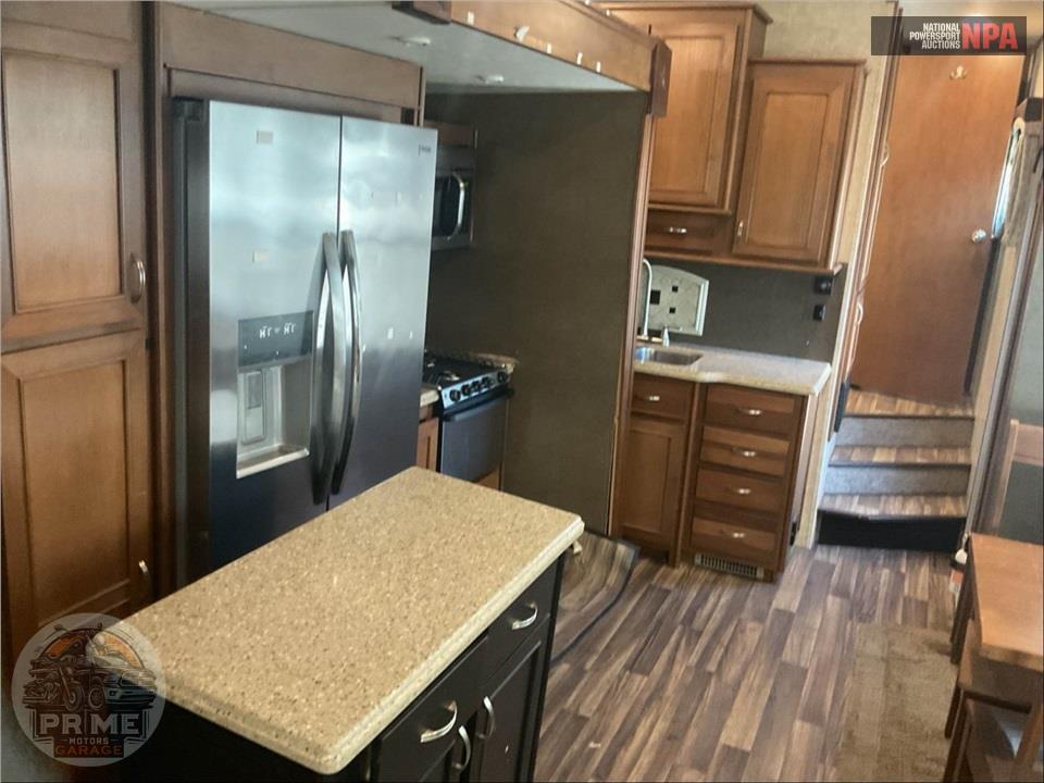 2017 Highland Ridge Rv M-348RLS - ROAMER FIFTH WHEEL SERIES — фото 7