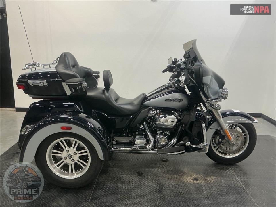 2019 Harley-Davidson FLHTCUTG TRI GLIDE ULTRA — фото 1