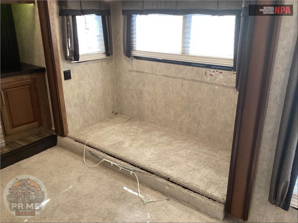 2016 Keystone Rv M-3711 FL - MONTANA FIFTH WHEEL SERIES — фото 10