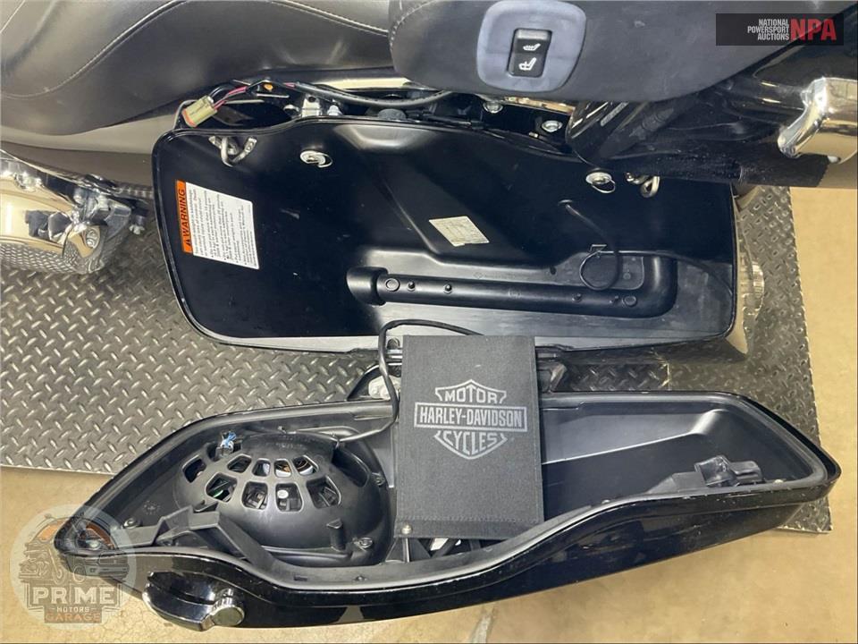 2015 Harley-Davidson FLTRXS ROAD GLIDE SPECIAL — фото 26