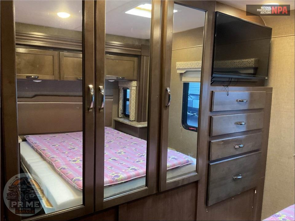 2017 Thor Motor Coach M-29FE E450-V10 - FREEDOM ELITE SERIES — фото 27