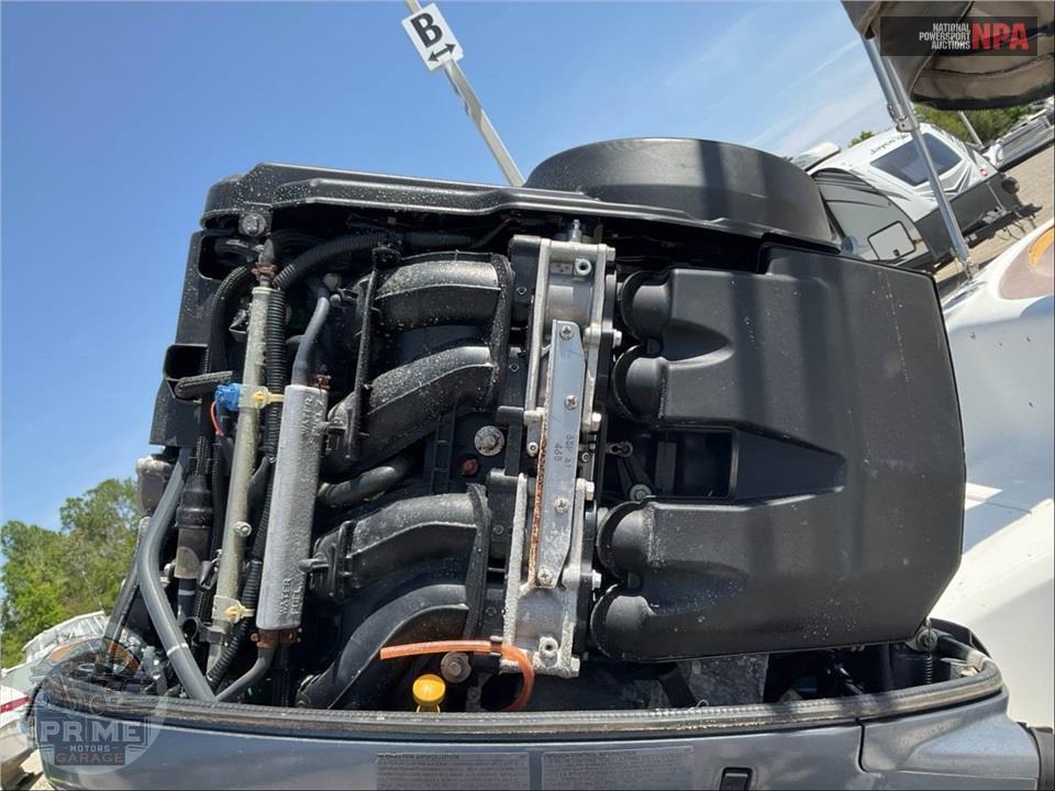 2015 Hurricane Boat SUNDECK SPORT 211 L=21/ E=1-150HP YAMAHA OB — фото 7