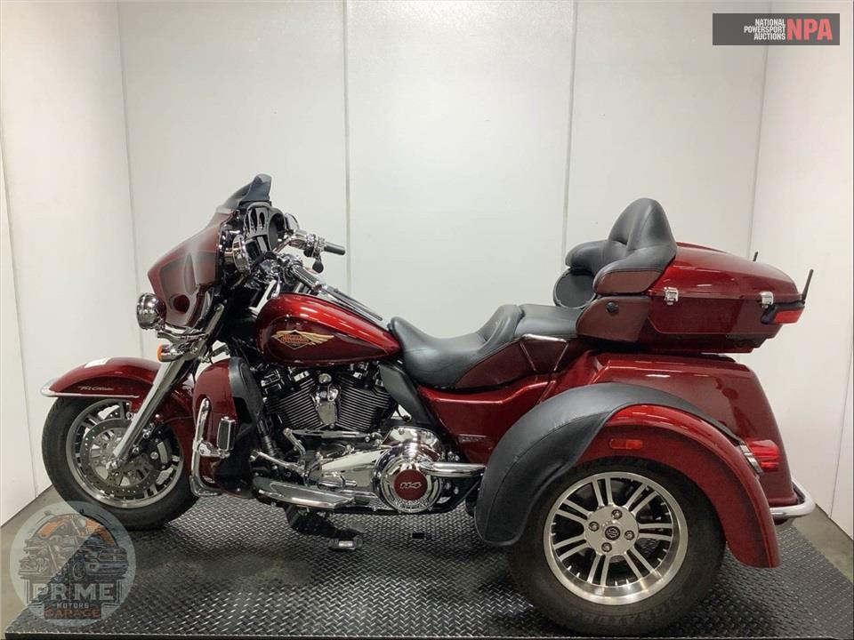 2023 Harley-Davidson FLHTCUTGANV TRI GLIDE ULTRA ANNIVERSARY — фото 3