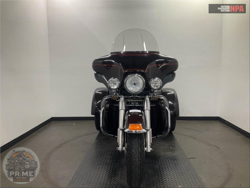 2011 Harley-Davidson FLHTCUTG TRIGLIDE UL CLSC — фото 2