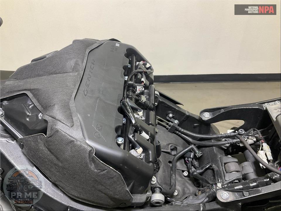 2021 Yamaha YZF-R1 — фото 21