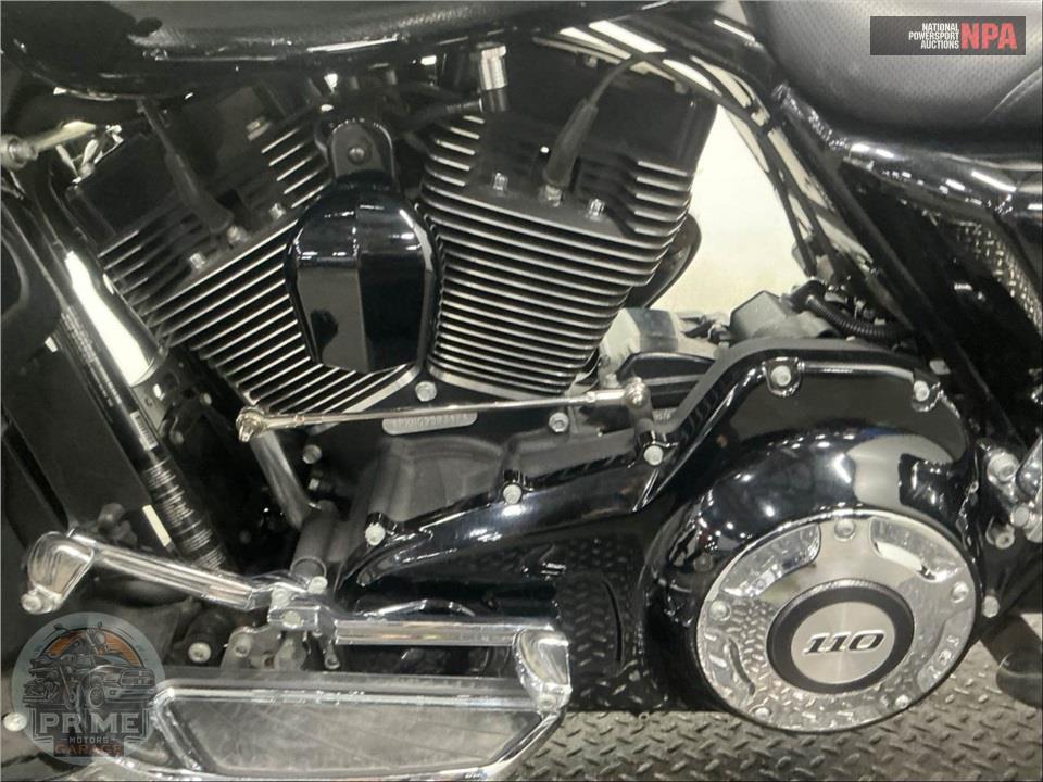 2016 Harley-Davidson FLHXSE CVO STREET GLIDE SPECIAL — фото 7