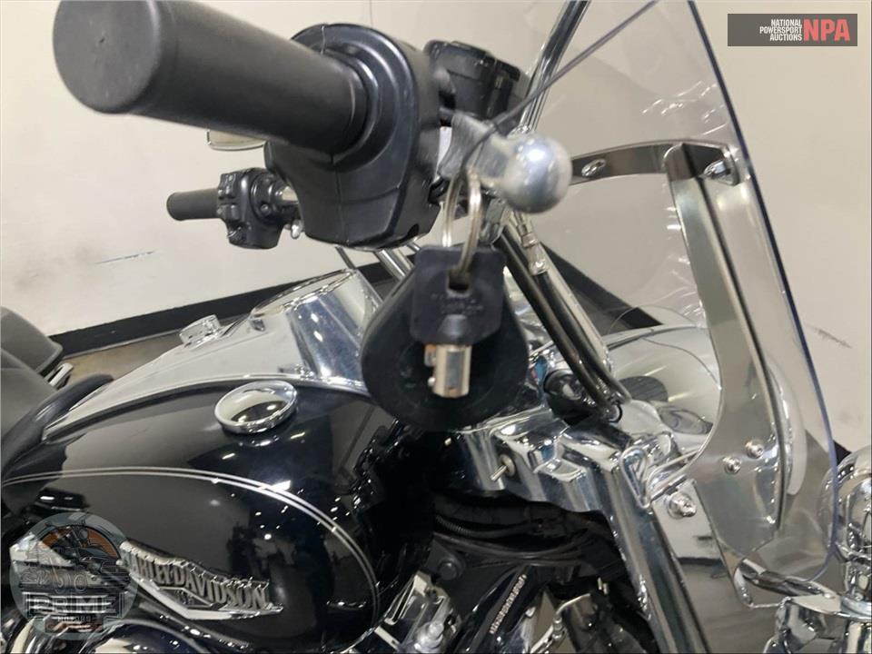 2016 Harley-Davidson FLHR ROAD KING — фото 11