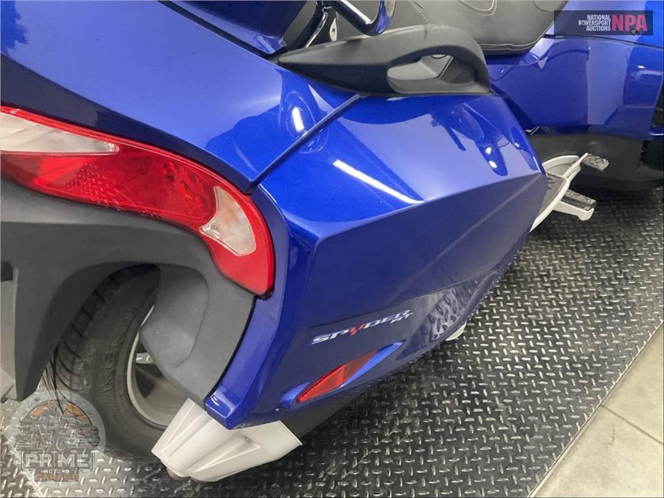 2012 Can-Am SPYDER RT-S SE5 — фото 18