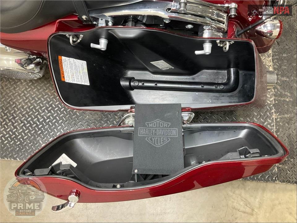 2017 Harley-Davidson FLHXS STREET GLIDE SPECIAL — фото 17