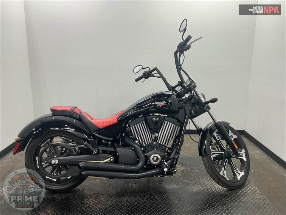 2016 Victory Motorcycles VEGAS 8-BALL — фото 1