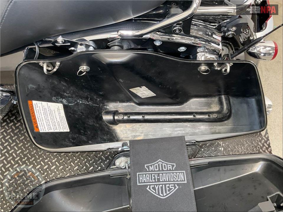 2015 Harley-Davidson FLHXS STREET GLIDE SPECIAL — фото 20