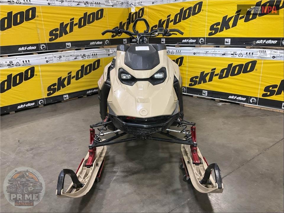 2024 Ski-Doo Summit X 154 850 E-TEC PowderMax Light FlexEdge 2.5" SHOT — фото 2