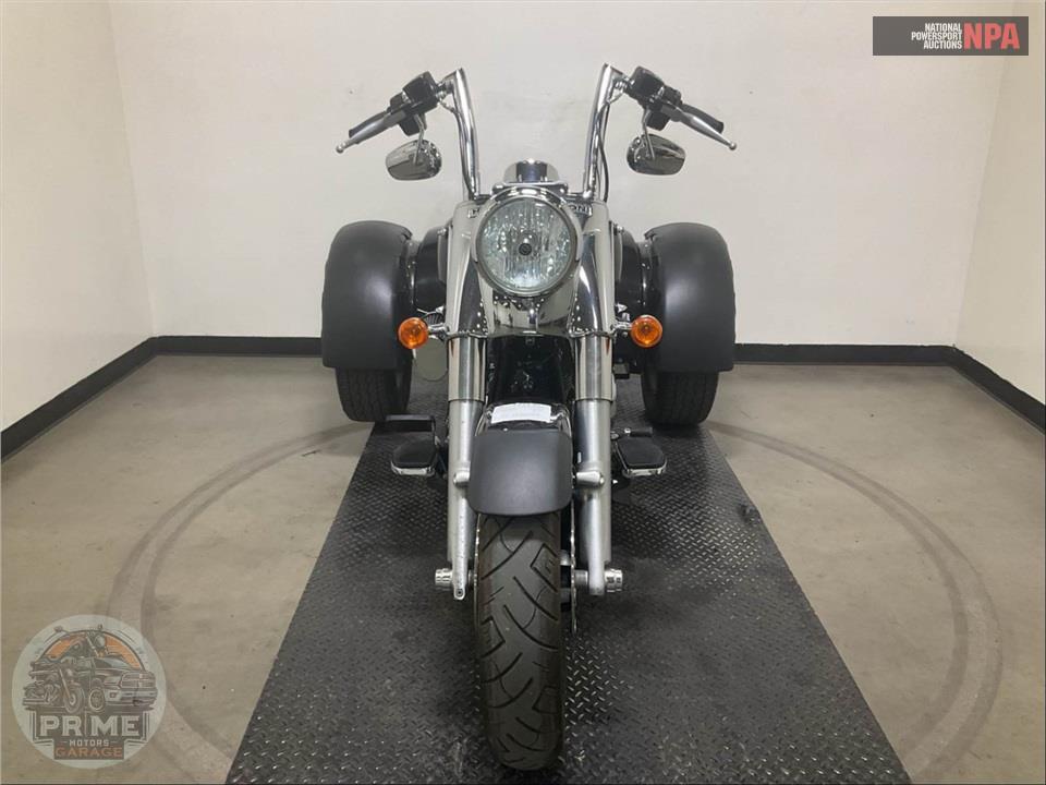 2016 Harley-Davidson FLRT FREEWHEELER — фото 2