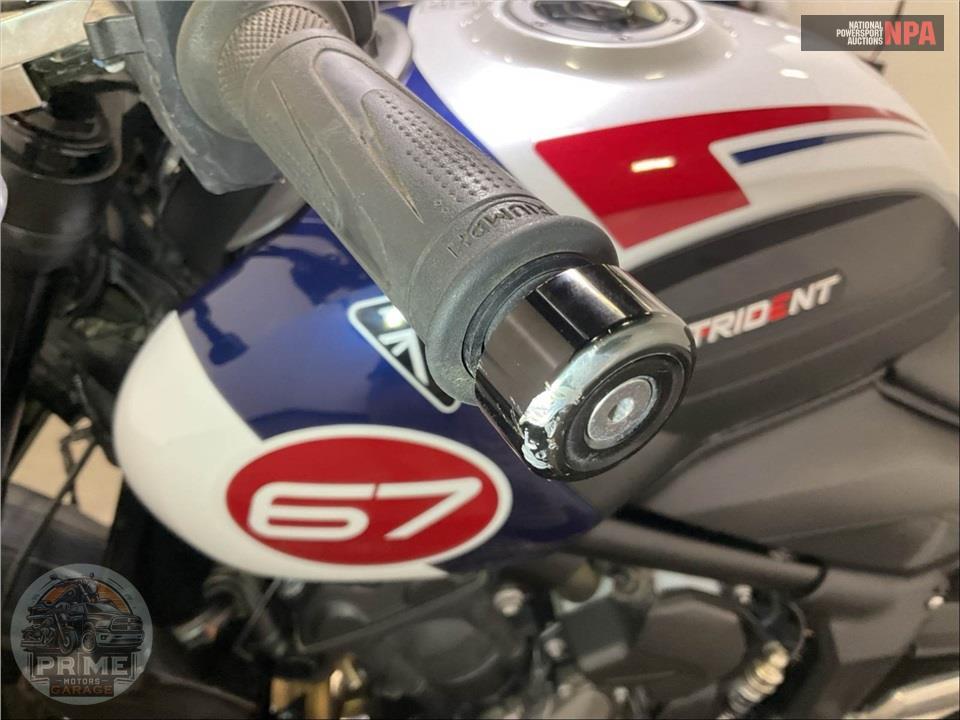 2025 Triumph TRIDENT 660 TRIPLE TRIBUTE EDITION — фото 18