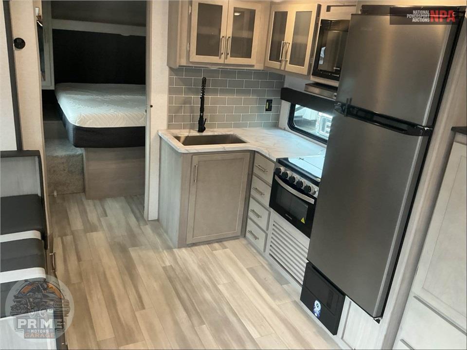 2024 Keystone Rv M-240 RB - SPRINGDALE 25TH ANNIVERSARY SERIES — фото 7